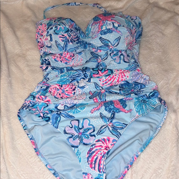 Lilly Pulitzer Flamenco One-Piece Swimsuit in the Multi Bahamas Beachcomber - Picture 6 of 8